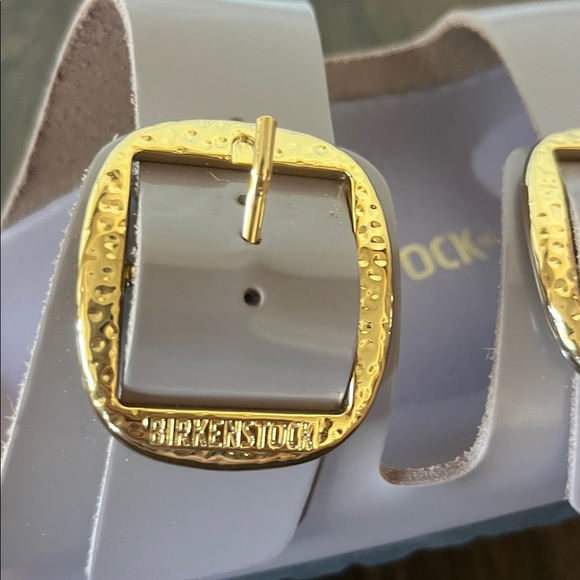 BIRKENSTOCK BIG BUCKLE Hammered Arizona Sandals! - Picture 6 of 8
